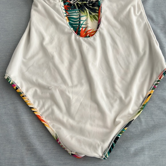 📦 Plunge Ring Detail One Piece Swimsuit - Shade & Shore™ Multi Tropical Print - Picture 7 of 8